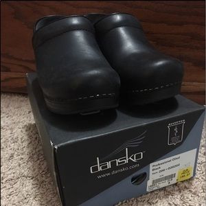 Black Danskos